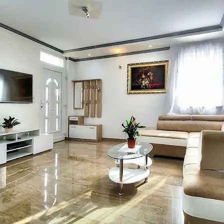 Bella Casa Cagni Verginello Feriehus